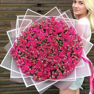 Букет из 101 кустовой розы